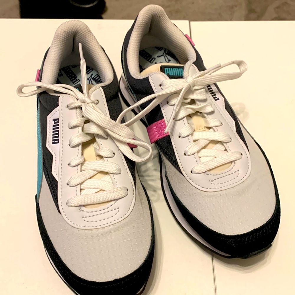 Puma sneakers- size 6.5